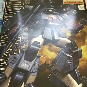 機動戦士ガンダム 未組立 バンダイ 黒い三連星 ザク マスターグレード