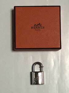 良品 HERMES カデナ 1998 l'arbre 木 エルメス チャーム キーリング キーホルダー パドロック 南京錠