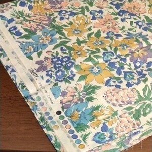 リバティ 生地 タナローン 花柄 レトロ 60cm