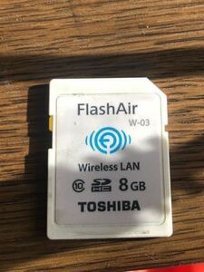FlashAir TOSHIBA 東芝 FLASH 無線LAN フラッシュエアー 8GB 完動保証美品　第三世代　カメラsdカード ワイヤーレスでデータ移行楽々。