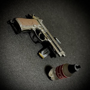 【値上げ予定】CC.TOYs製 模型 1/6 スケール 女性 男性 フィギュア用 装備 部品 銃 Beretta 92FS Inox ベレッタ (未使用