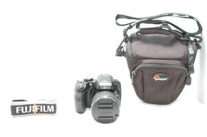 ★初心者必見!!★富士フイルム Fujifilm fujifilm FUJIFILM FINEPIX S9200 単三電池起動タイプ ストラップ ショルダーバック付き!!
