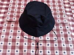 即日発送 バケットハット あご紐付き 58cm 男女兼用 ブラック 帽子 ハット キャンプ アウトドア 登山 紫外線対策 UVカット 黒 ユニセックス
