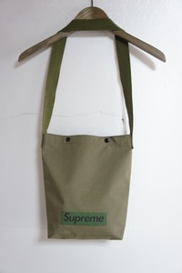 正規 SUPREMEシュプリーム Military Shoulder Bag ミリタリー ショルダー バッグ サコッシュ ノベルティー BOX LOGO カーキ620M
