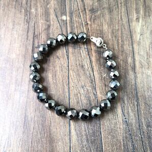 高純度テラヘルツ 64面ラウンドカットブレスレット