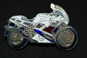 ◎ YAMAHA FZR1000 MOTO GP ピンバッジ rcitys w45mm ヤマハ EURO ビンテージ モト ピンズコレクション