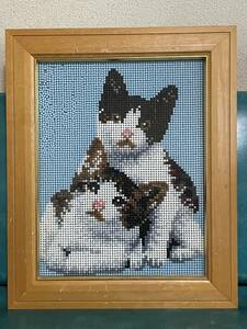 Art hand Auction Free shipping Framed item Cute kitten bead picture Frame size 41cm x 50cm Kitten cat dot picture Modern art Bead art, artwork, painting, others