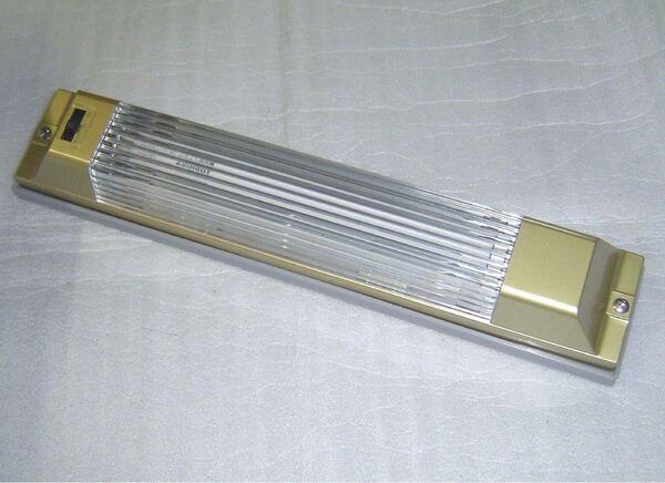 自動車・トラック・バス 用 室内灯 蛍光灯 24V 6W ITD-30 新品