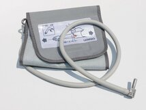 【ほとんど使っておらず新品に近い/送料無料】オムロン 自動電子血圧計 HEM-7051 H25年 デジタル 美品 一応中古扱い _画像3