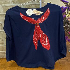 ★新品　チュチュアンナ　バンダナしているようなプリントがかわいい　おもしろいデザインのTシャツ　濃紺