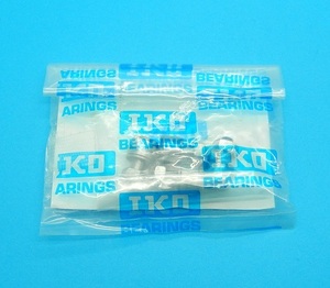 CFS6FV (4個入)　カムフォロア　IKO　未使用品