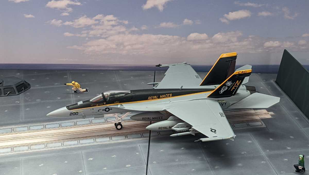 ☆日本未発売☆ トップガン マーヴェリック 4機+空母セット マッチ
