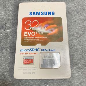 microSDHC UHS-I Card with SD adapter