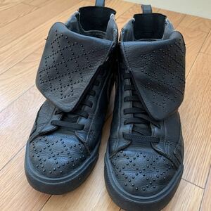 NIKE 本革　スタッズ　スニーカー　ブラック 