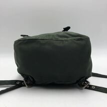 1円【極美品】 PRADA リュック 巾着 ミニ 三角プレート テスートナイロン 軽量 白タグ プラダ バックパック ショルダーバッグ カーキ_画像5