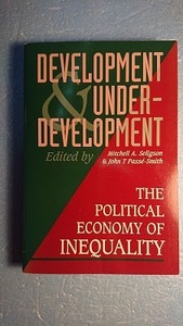 英語経済「Development & Underdevelopment開発と低開発:不平等の政治経済学」Rienner 1993年初版