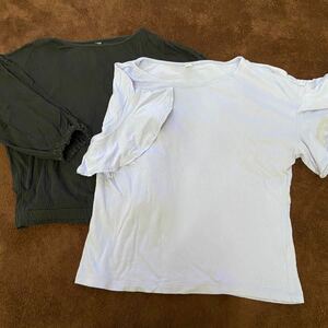 ユニクロTシャツ2枚　ヨウリュウギャザーT（5分袖）フリル袖Tシャツ