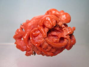 【江月】アンティーク・本珊瑚 花籠に子犬彫刻の帯留め 10,05g