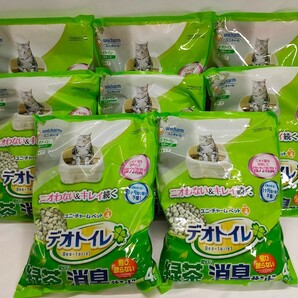 【送料無料】デオトイレ 飛び散らない 緑茶成分入り消臭サンド4L × 8袋