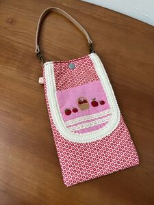 【handmade 01】キルト 刺繍 大きめ スマホケース/iPhoneケース/携帯ケース ポーチ りんご バッグ/小物入れ