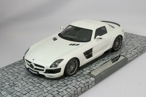 ミニチャンプス 1/18 メルセデスベンツ SLS AMG ブラバス 700 Biturbo 2013 パールホワイト 999台限定 BRABUS 700 Biturbo 107032020