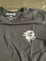 Hurleyハーレー　ブラック　サイズL 薔薇のバックプリントデザイン　長袖Tシャツ_画像2