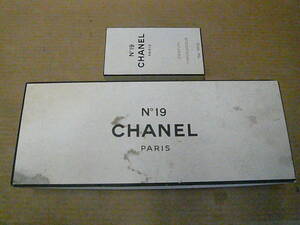 * Pal fam*CHANEL N°19 PARFUM VAPORISATEUR used *CHANEL N°19savon( soap )2 piece unopened box attaching 