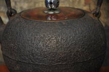 釜師造　銀製摘日の丸形小鉄瓶　斑紫銅蓋　容量900ｃｃ　煎茶道具_画像2