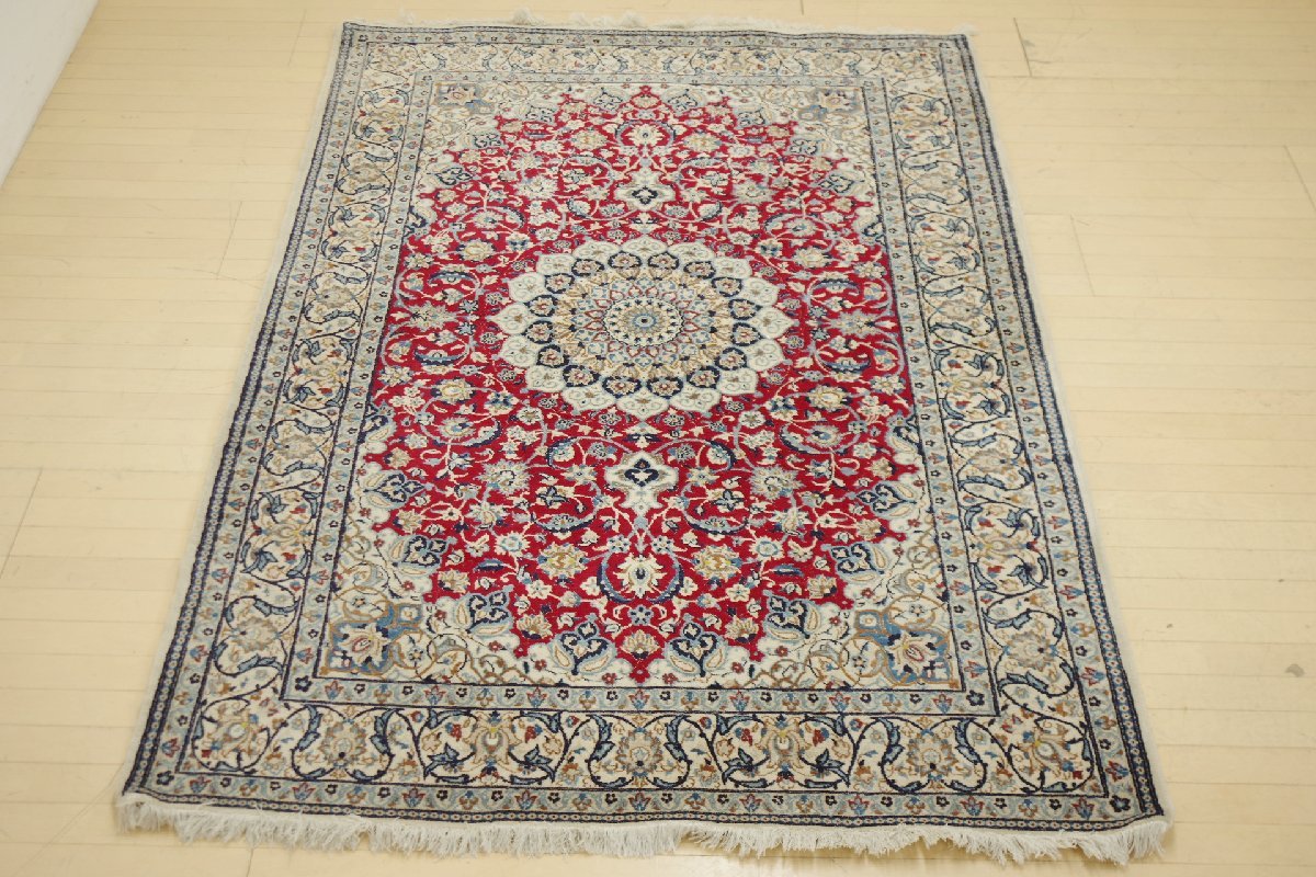 Luxuriöser Perserteppich aus 100 % Nain-Wolle mit Medaillonmuster, 158 cm x 252 cm, handgewebter, handgefertigter roter iranischer Teppich, Möbel, Innere, Teppich, Teppich, Matte, Teppich allgemein