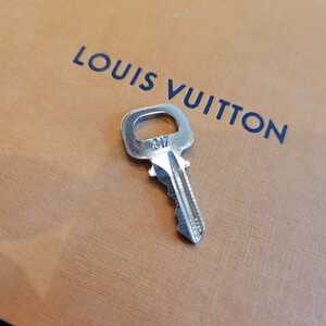 送料無料 シルバー 鍵のみになります。番号317 美品 Louis Vuitton パドロック カデナ 南京錠 ルイヴィトン 鍵 