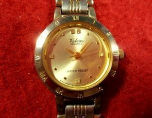 EC60B）★完動腕時計★Volcas フォルカス★丸形ゴールド★レディース◎ゴールドの文字盤が上品な時計です。