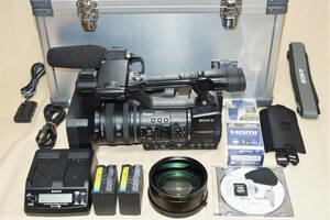 SONY業務用メモリー記録ビデオカメラ　HXR-NX5Ｊ/１　と付属品一式