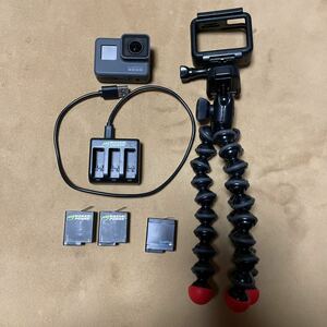中古 GoPro HERO5 Black 三脚　充電器　バッテリー　3個　セット