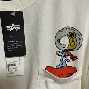 ALPHA INDUSTRIES (アルファ・インダストリーズ) PEANUTS スヌーピー MEN 半袖 Tシャツ ポケット 白色 XLサイズ コラボ (タグ付き未着用品)の画像2