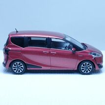 110D ジャンク 本体のみ 1/30 トヨタ シエンタ レッドマイカメタリック 非売品 カラーサンプル ミニカー モデルカー TOYOTA SIENTA_画像7