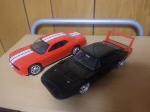  prompt decision 1/24 1969 Dodge Charger Daytona new model Challenger 2 pcs. set with defect JADA TOYS Ame car The Fast and The Furious muscle car 