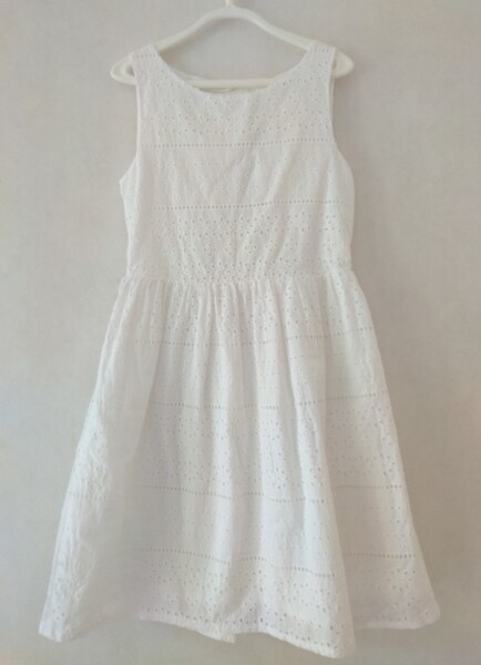 H&M ガールズワンピース 135サイズ 白