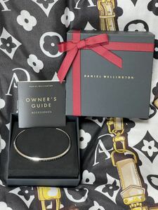 専用ケース付　ダニエルウェリントン DANIEL WELLINGTON ブレスレット　Daniel Wellington バングル ホワイトカラー