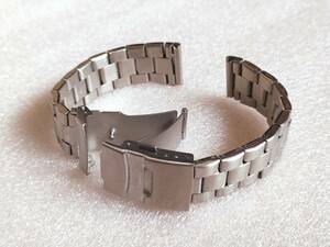 【新品】ステンレス腕時計ベルト　シルバー　互換品