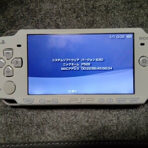 正常動作品　PSP 2000 本体 ホワイト SONY　美品です。