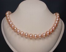 K2079 実物とても綺麗 個性的 薄いピンク　高級　真円　天然真珠 ネックレス_画像3