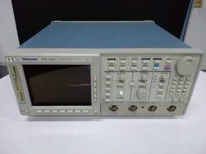 Tektronix テクトロニクス デジタルオシロスコープ TDS744A 4CH 2GS/s 500MHz 通電確認のみ ジャンクとして