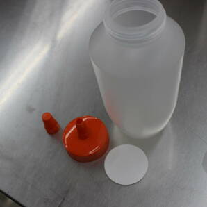 新品 ドレッシングボトル(ロックキャップ式) 10個セット PP-740 業務用 保存 保管 容器 ボトル 液体 容量790㏄ 調味料 たれ 耐熱 14-16951の画像3