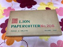 ★送料無料★ LION paper cutter No.206 ライオンペーパーカッター　裁断機　事務用品_画像2
