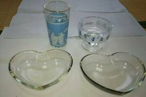 ガラス製ハート形中鉢2個、ガラス製ドラえもん菓子入れ、ガラス製ギリシャ柄コップ　中古品
