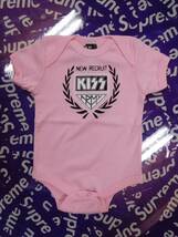 【新品 送料無料】 KISS ロンパース 44 出産祝い ROCK ロック　6-12Mサイズ 70 80 BABY服　ベビー服_画像1