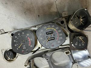 ハコスカ　スカイライン　純正　スピードメーター タコメーター 47年式時計　油温　当時物 