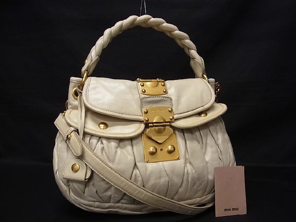 MIUMIU ショルダーバッグの値段と価格推移は?|1,386件の売買情報を ...