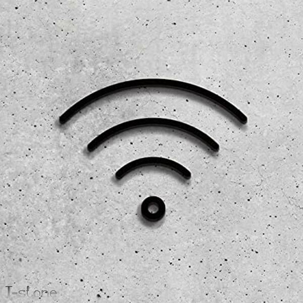 サインプレート Wi-Fi案内表示看板 無線通信 安心の日本製 シンプルデザイン 視認性抜群 取り付け簡単 貼り付けガイド付き 店舗 インテリア