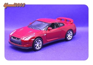NISSAN　SKYLINE　GT-R（R35）1/32スケール　ミニカー　RED色